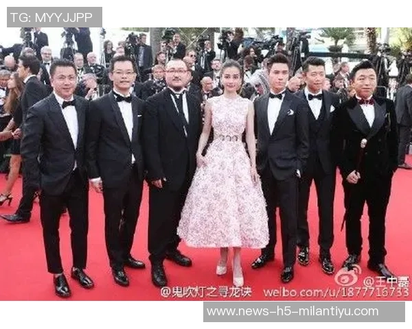 帕托在国际足联活动中与皮耶罗和辛纳亲密合影引发热议 帕托在国际足联活动中与皮耶罗和辛纳亲密合影引发热议