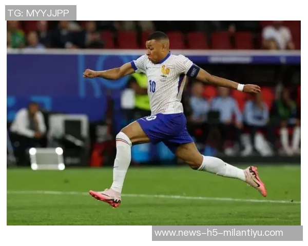 范德芬谈偶像与对手期待与姆巴佩的直接对决